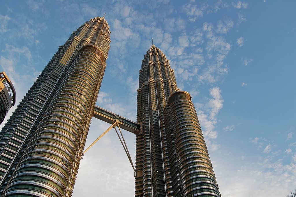 The Petronas Twin Towers (CC BY-SA 3.0) by Luke Watson (Lukeaw)