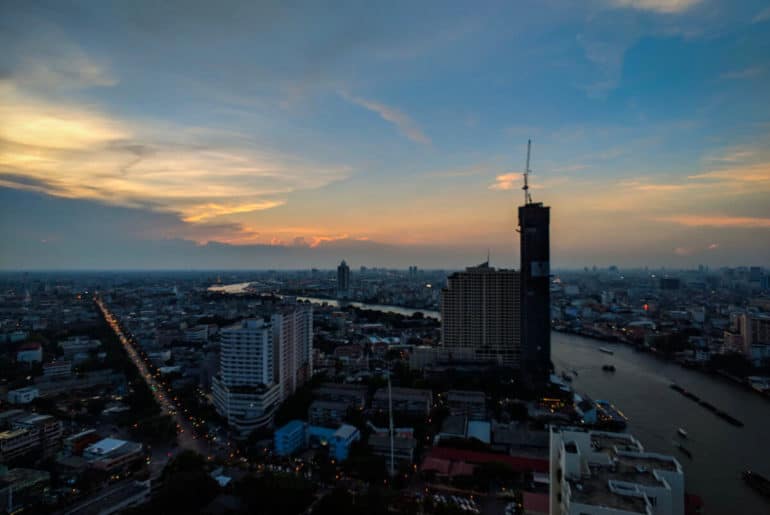 DEAL: Business Class from Frankfurt or Paris to Bangkok from 1473 EUR (El Al) Millennium Hilton Bangkok Rooftop