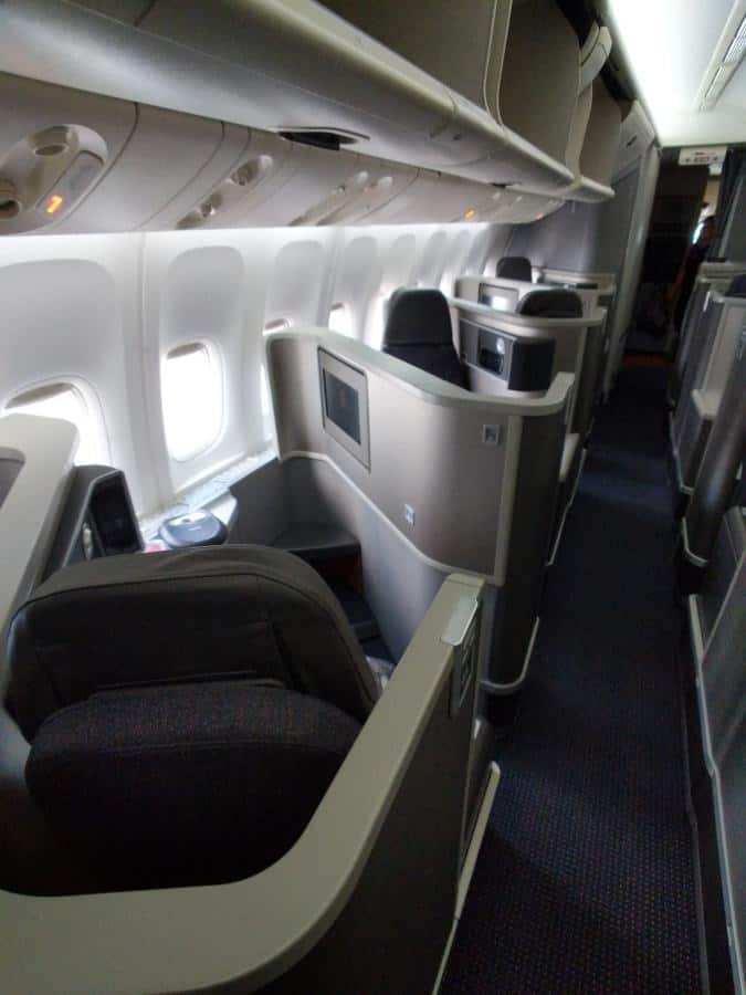 American Airlines 777-200 Business Class Cabin