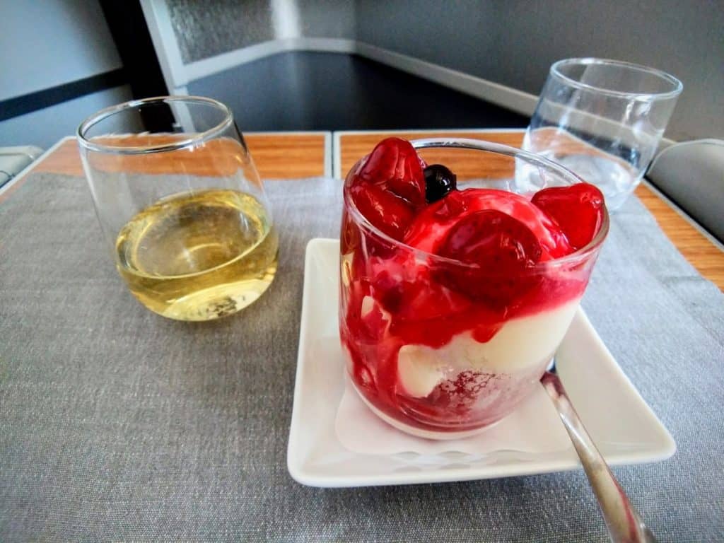 American Airlines 777-200 Business Class dessert