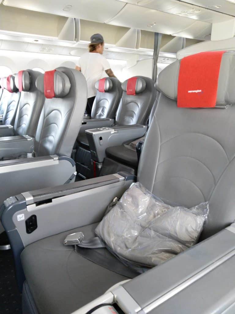 Norwegian 787-8 Premium Cabin, decent sized seat