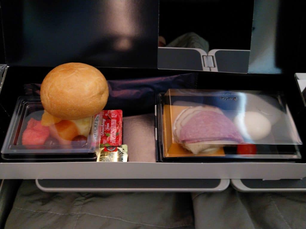 Norwegian 787-8 Premium Cabin breakfast