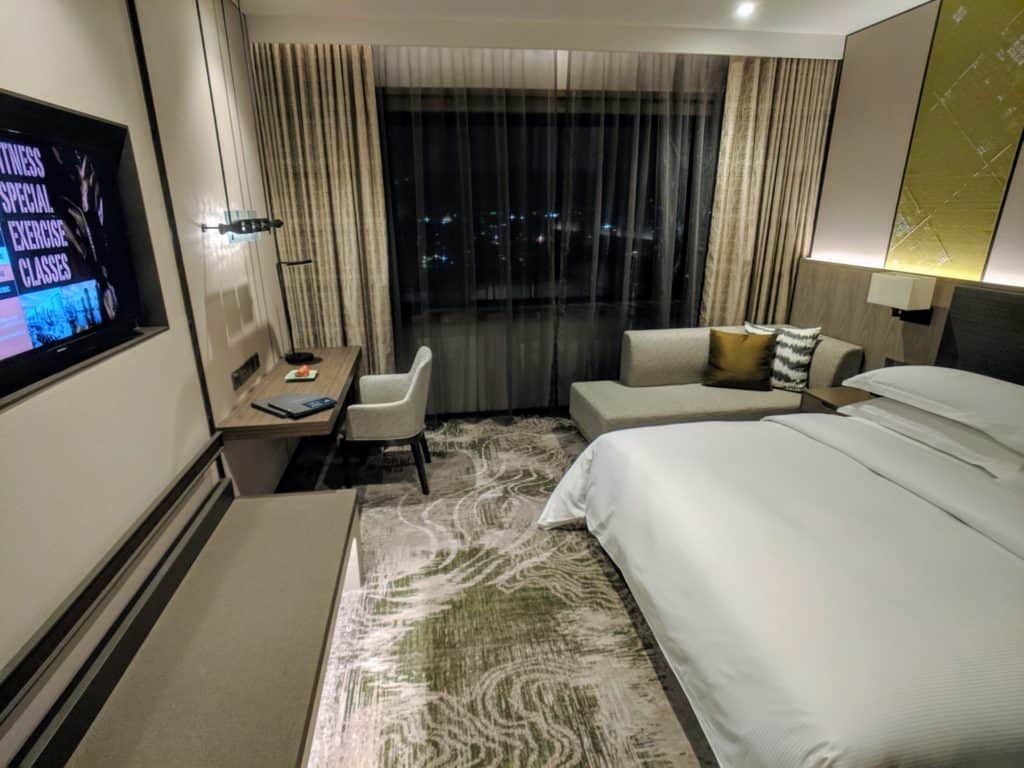 2019 Hotel Review Millennium Hilton Bangkok 005