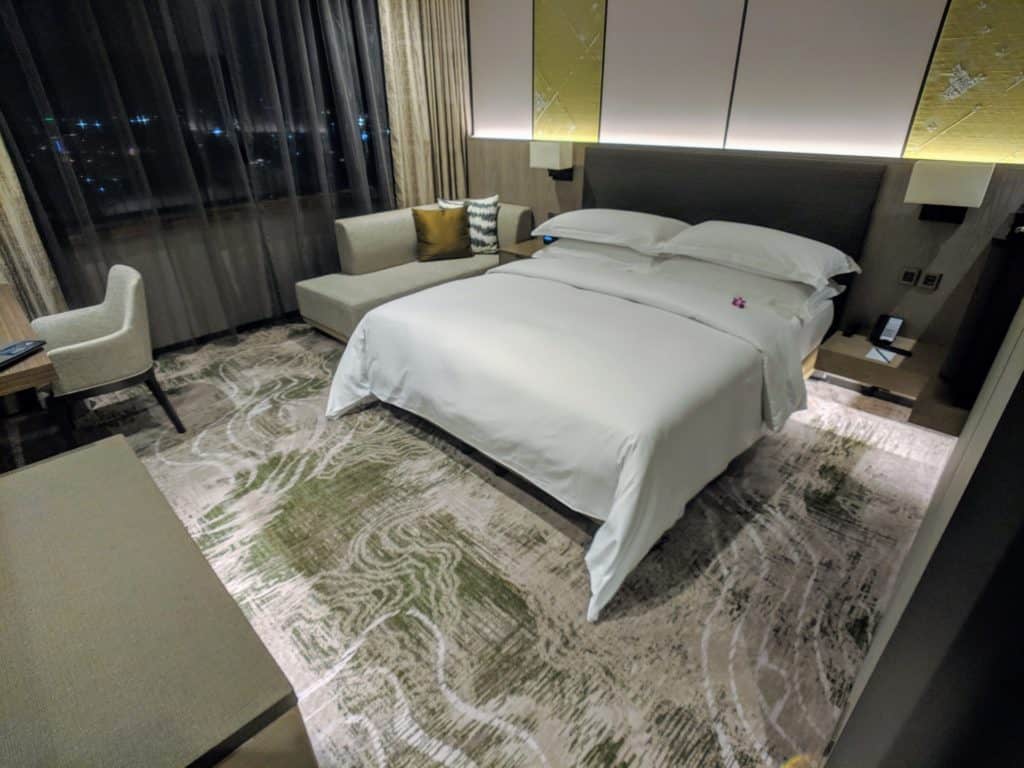 2019 Hotel Review Millennium Hilton Bangkok 010