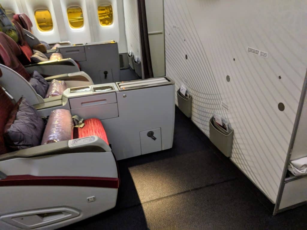 2019 Qatar Airways 777 Business Class Review 003