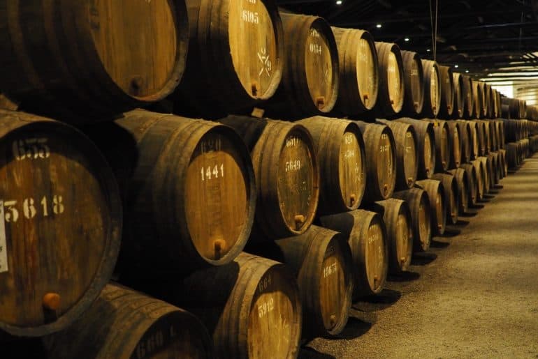 How to Choose Wine During a Business Class Flight How To Choose Business Class Wines