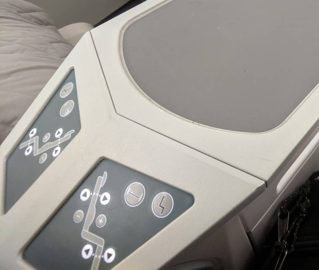 Royal Jordanian 787 Business Class Seat Controls