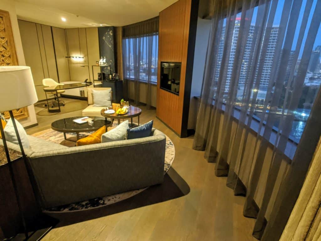 2020 Millennium Hilton Bangkok Panoramic Executive Suite 0003