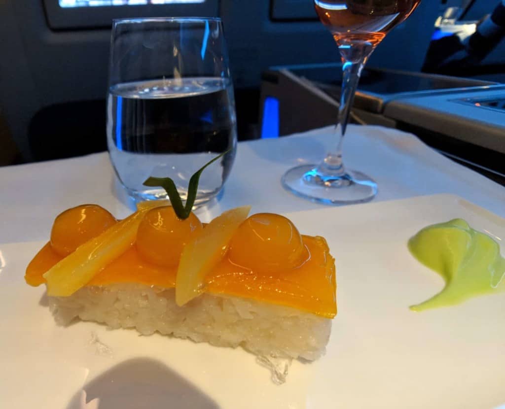 Qatar Airways 777 - Business Class Dining