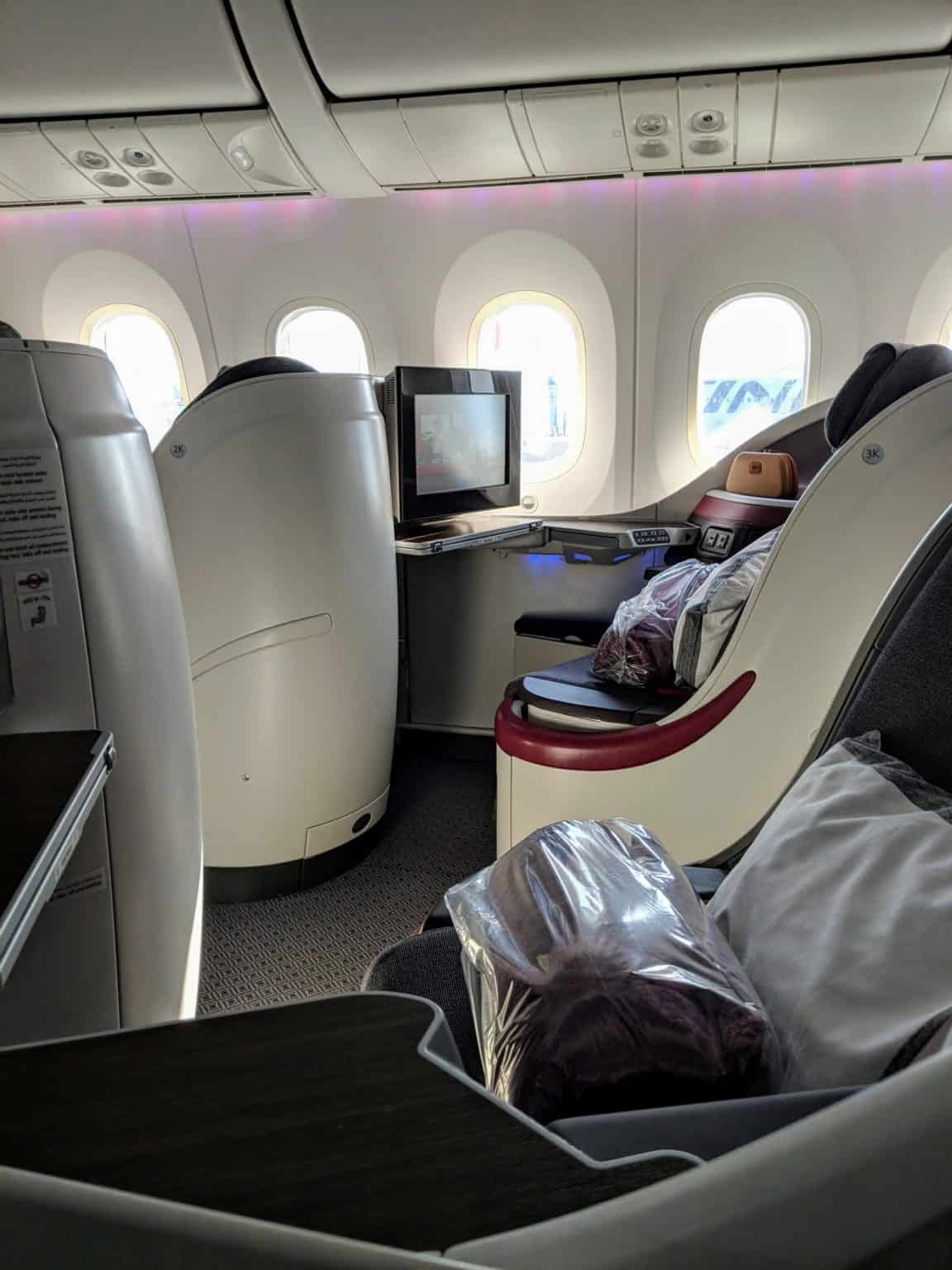 Review Qatar Airways (787800) Business Class from Helsinki to Doha
