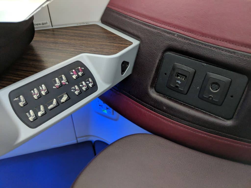 2018 Qatar Airways Business Class 787 Hel Doh 0008