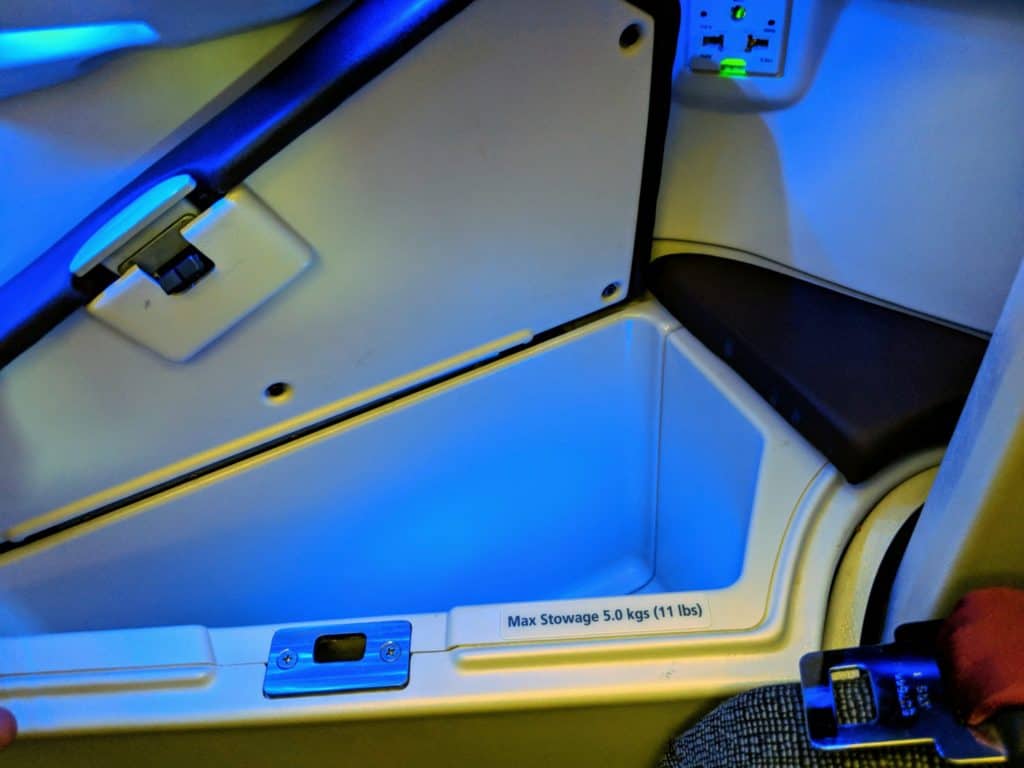 2018 Qatar Airways Business Class 787 Hel Doh 0011