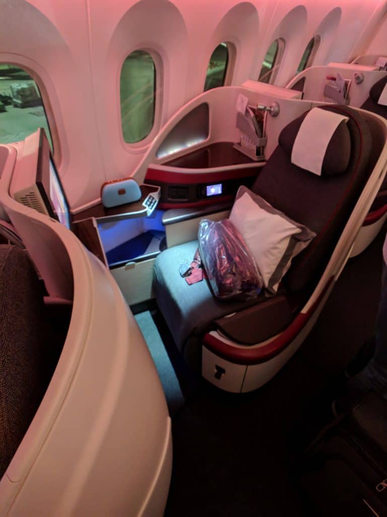2018 Qatar Airways Business Class 787 Hel Doh 0021