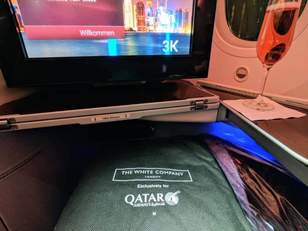 2018 Qatar Airways Business Class 787 Hel Doh 0028